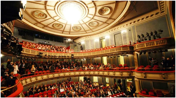 Τι Εθνικό θέλουμε; Ο διαγωνισμός για το νέο Καλλιτεχνικό διευθυντή φέρνει ερωτήματα για το παρόν και το μέλλον του θεάτρου